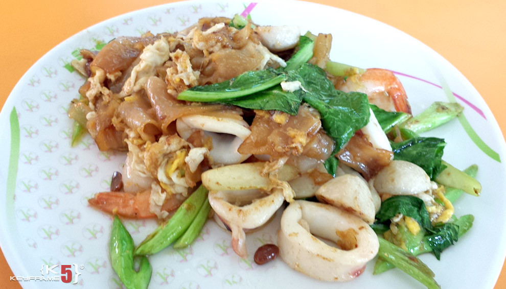 ฿60 THB - Seafood freid noodles