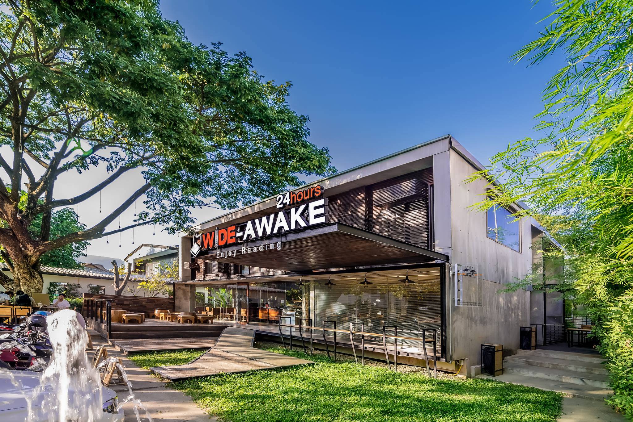 Wide Awake 24 Hours Su Thep Chiang Mai